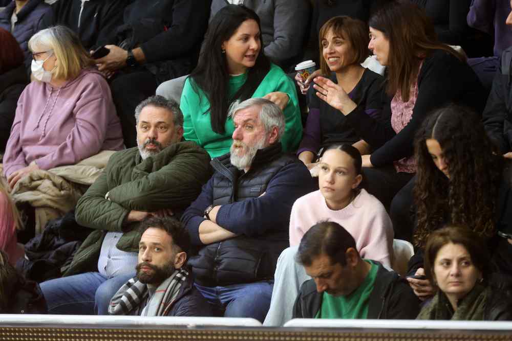 &Eta; &sigma;&upsilon;&gamma;&kappa;&iota;&nu;&eta;&tau;&iota;&kappa;ή &alpha;&nu;ά&rho;&tau;&eta;&sigma;&eta; &tau;&omicron;&upsilon; &Gamma;&iota;ώ&rho;&gamma;&omicron;&upsilon; &Pi;&iota;&tau;&sigma;&omicron;ύ&lambda;&eta; &gamma;&iota;&alpha; &tau;&alpha; &kappa;&omicron;&rho;ί&tau;&sigma;&iota;&alpha; &tau;&omicron;&upsilon; &Omicron;&Phi;&Eta;