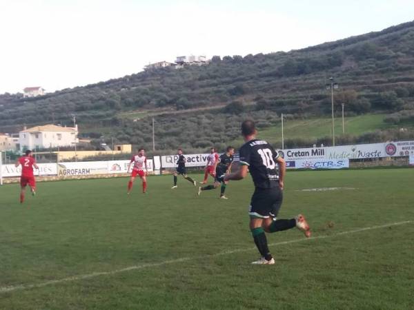 &Sigma;&tau;&omicron; &kappa;ό&lambda;&pi;&omicron; &omicron; &Gamma;&iota;&omicron;ύ&chi;&tau;&alpha;&sigmaf;! (VIDEO)