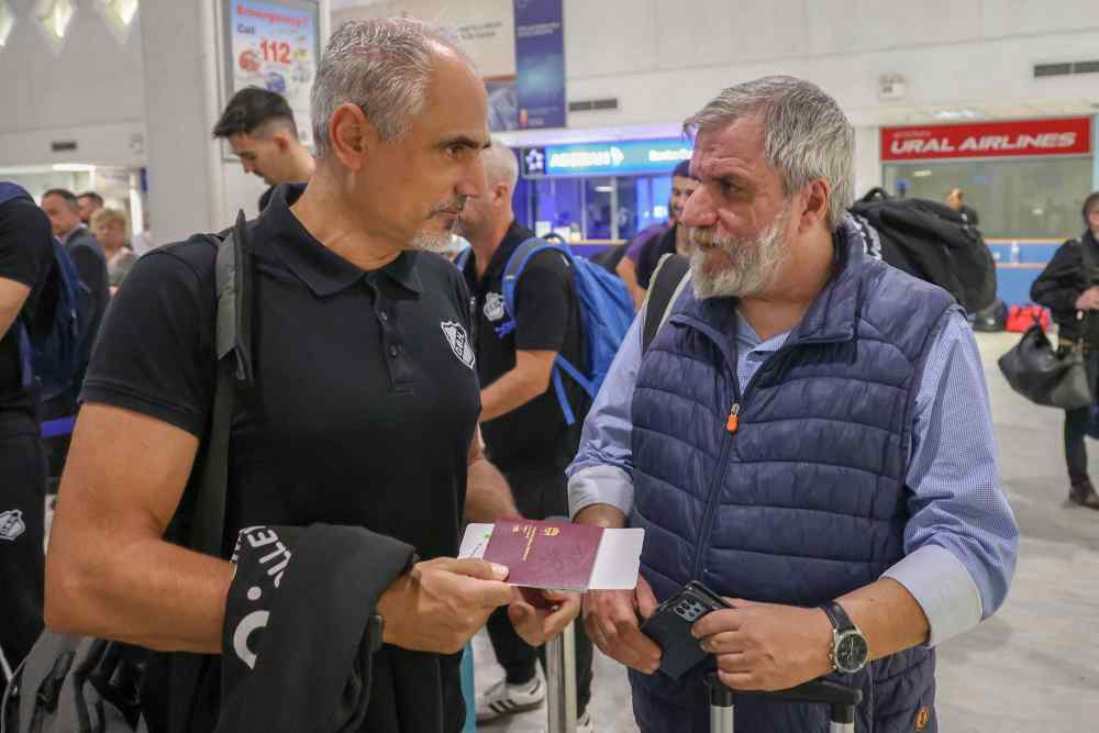 Έ&nu;&iota;&omega;&sigma;&epsilon; &upsilon;&pi;&epsilon;&rho;&eta;&phi;ά&nu;&epsilon;&iota;&alpha;, ό&tau;&alpha;&nu; ά&kappa;&omicron;&upsilon;&sigma;&epsilon; &tau;&omicron; OFI CRETE &alpha;&pi;&omicron; &tau;&alpha; &mu;&epsilon;&gamma;ά&phi;&omega;&nu;&alpha;