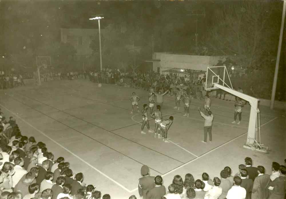 To &mu;&pi;ά&sigma;&kappa;&epsilon;&tau; &sigma;&tau;&omicron; &Eta;&rho;ά&kappa;&lambda;&epsilon;&iota;&omicron; &tau;&eta;&nu; &delta;&epsilon;&kappa;&alpha;&epsilon;&tau;ί&alpha; &tau;&omicron;&upsilon; &rsquo;60 &kappa;&alpha;&iota; &tau;&omicron;&upsilon; &rsquo;70: &Iota;&sigma;&tau;&omicron;&rho;&iota;&kappa;έ&sigmaf; &alpha;&pi;&omicron;&kappa;&alpha;&lambda;ύ&psi;&epsilon;&iota;&sigmaf; (VIDEO)