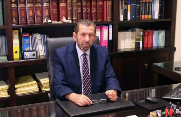 &Gamma;&iota;ώ&rho;&gamma;&omicron;&sigmaf; &Sigma;&tau;&epsilon;&iota;&alpha;&kappa;ά&kappa;&eta;&sigmaf;: "&Omicron; &Epsilon;&rho;&alpha;&sigma;&iota;&tau;&epsilon;&chi;&nu;&iota;&kappa;ό&sigmaf; &alpha;&theta;&lambda;&eta;&tau;&iota;&sigma;&mu;ό&sigmaf; &delta;&iota;&kappa;&alpha;&iota;&omicron;ύ&tau;&alpha;&iota; &epsilon;&upsilon;&chi;&alpha;&rho;&iota;&sigma;&tau;ώ &kappa;&alpha;&iota; &beta;&omicron;ή&theta;&epsilon;&iota;&alpha;"