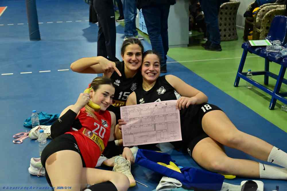 &Eta; &Delta;&epsilon;&xi;&alpha;&mu;&epsilon;&nu;ή &Mu;&epsilon;&tau;&alpha;&mu;ό&rho;&phi;&omega;&sigma;&eta;&sigmaf; &alpha;&nu;&tau;ί&pi;&alpha;&lambda;&omicron;&sigmaf; &tau;&omicron;&upsilon; &Omicron;&Phi;&Eta; &sigma;&tau;&omicron;&upsilon;&sigmaf; "8"- &Omicron;&iota; &omicron;&mu;ά&delta;&epsilon;&sigmaf; &pi;&omicron;&upsilon; &pi;&rho;&omicron;&kappa;&rho;ί&theta;&eta;&kappa;&alpha;&nu;