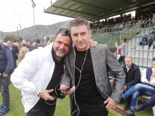 &Omicron; &Zeta;&alpha;&gamma;&omicron;&rho;ά&kappa;&eta;&sigmaf; &pi;&omicron;&upsilon; &phi;έ&rho;&nu;&epsilon;&iota; &tau;&eta;&nu; &epsilon;&lambda;&pi;ί&delta;&alpha;, &omicron; &Omicron;&Phi;&Eta; &tau;&omicron;&upsilon; &Nu;&iota;ό&pi;&lambda;&iota;&alpha; &kappa;&alpha;&iota; &eta; &epsilon;&pi;ό&mu;&epsilon;&nu;&eta; &mu;έ&rho;&alpha; &sigma;&tau;&omicron; &epsilon;&rho;&alpha;&sigma;&iota;&tau;&epsilon;&chi;&nu;&iota;&kappa;ό &pi;&omicron;&delta;ό&sigma;&phi;&alpha;&iota;&rho;&omicron; &mu;&epsilon;&tau;ά &tau;&eta;&nu; &pi;&alpha;&nu;&delta;&eta;&mu;ί&alpha;