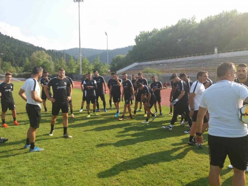 &Omicron;&iota; 4 &alpha;&rho;&chi;&eta;&gamma;&omicron;ί &tau;&omicron;&upsilon; &Omicron;&Phi;&Eta;