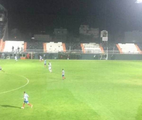 &Eta; &kappa;&alpha;&tau;&alpha;&iota;&gamma;ί&delta;&alpha; &sigma;&tau;&omicron; &Gamma;&epsilon;&nu;&tau;ί &Kappa;&omicron;&upsilon;&lambda;έ &kappa;&alpha;&iota; &tau;&omicron;...&tau;&rho;έ&xi;&iota;&mu;&omicron; &tau;&omega;&nu; &phi;&iota;&lambda;ά&theta;&lambda;&omega;&nu; &sigma;&tau;&eta; &theta;ύ&rho;&alpha; 6