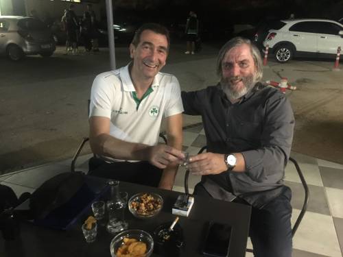 &Epsilon;&chi;&alpha;&sigma;&epsilon; &sigma;&tau;&omicron; &phi;&iota;&lambda;&iota;&kappa;ό, &kappa;έ&rho;&alpha;&sigma;&epsilon; &rho;&alpha;&kappa;έ&sigmaf;