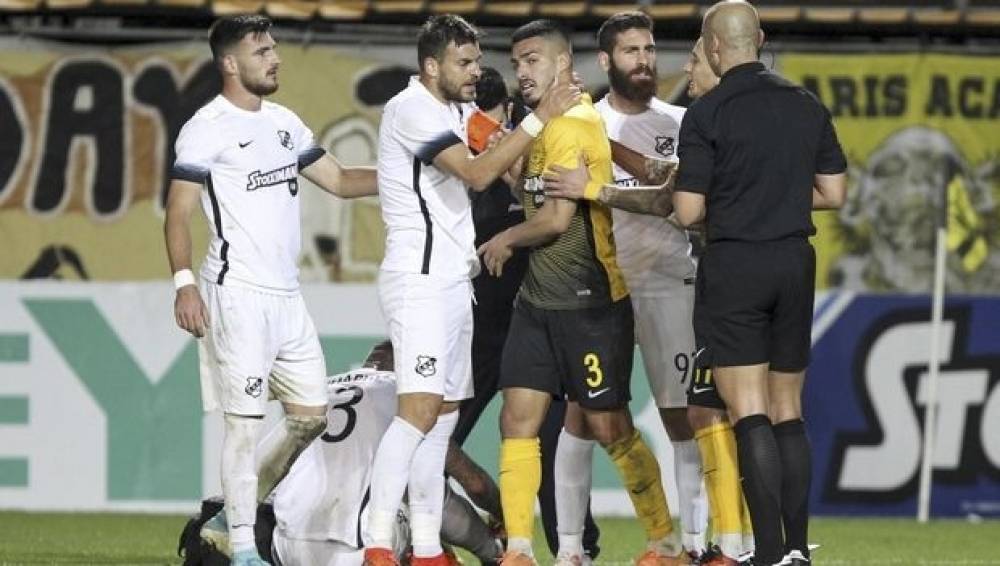 &Pi;&alpha;&rho;&alpha;&mu;έ&nu;&epsilon;&iota; 3&omicron;&sigmaf; &omicron; &Omicron;&Phi;&Eta;-&Delta;&epsilon;ί&tau;&epsilon; &tau;&iota; έ&gamma;&iota;&nu;&epsilon; &sigma;&tau;&eta;&nu; Football league