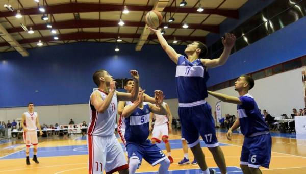 &Omicron;&iota; έ&phi;&eta;&beta;&omicron;&iota; &tau;&omicron;&upsilon; &Eta;&rho;&alpha;&kappa;&lambda;&epsilon;ί&omicron;&upsilon; &eta;&tau;&tau;ή&theta;&eta;&kappa;&alpha;&nu; &alpha;&pi;&omicron; &tau;&omicron;&nu; &iota;&sigma;&chi;&upsilon;&rho;ό &Omicron;&lambda;&upsilon;&mu;&pi;&iota;&alpha;&kappa;ό