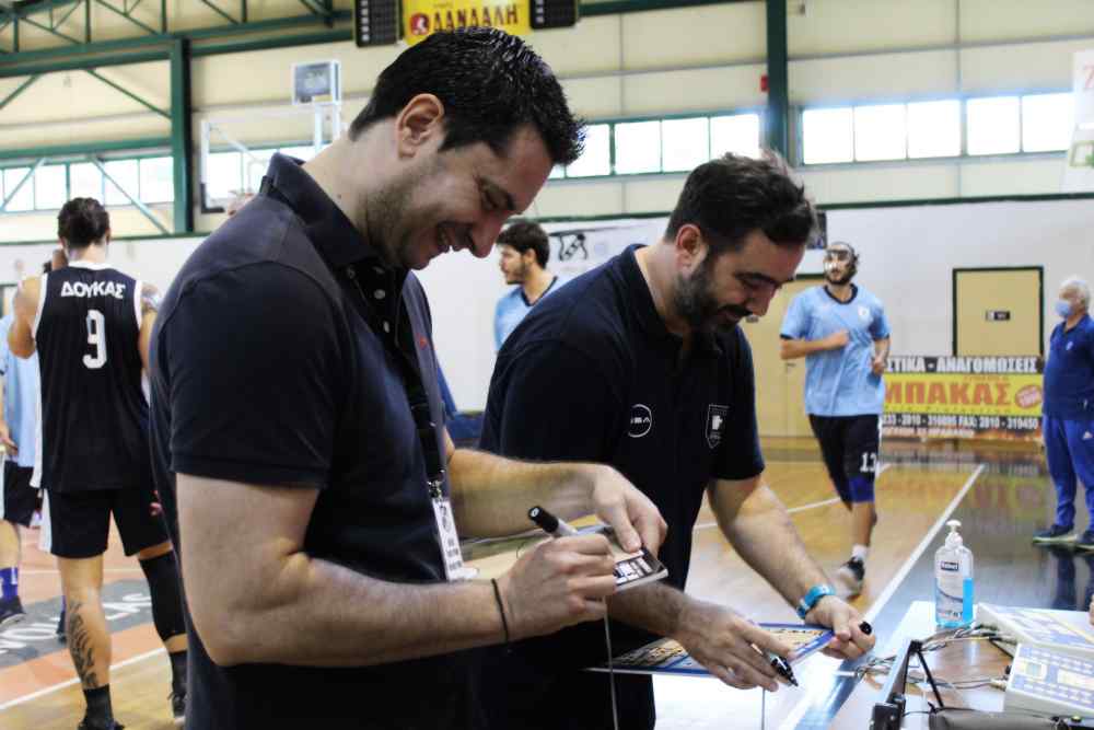 X&alpha;&mu;ό&gamma;&epsilon;&lambda;&alpha; &sigma;&tau;&omicron;&nu; &Omicron;&Phi;&Eta; &gamma;&iota;&alpha; &tau;&eta; &nu;ί&kappa;&eta; &sigma;&tau;&eta;&nu; &pi;&rho;&epsilon;&mu;&iota;έ&rho;&alpha;