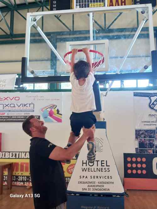 &Epsilon;&lambda;&alpha; &kappa;&alpha;&iota; &epsilon;&sigma;ύ &sigma;&tau;&omicron; Summer Camp &tau;&omicron;&upsilon; &Epsilon;&rho;&alpha;&sigma;&iota;&tau;έ&chi;&nu;&eta; &Omicron;&Phi;&Eta;-&Xi;&epsilon;&kappa;ί&nu;&eta;&sigma;&epsilon; &eta; &delta;&epsilon;ύ&tau;&epsilon;&rho;&eta; &epsilon;&beta;&delta;&omicron;&mu;ά&delta;&alpha;