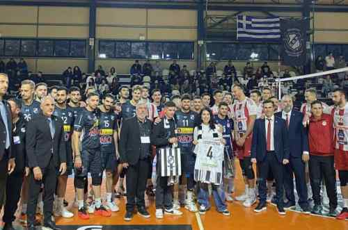 &Kappa;&omega;&nu;&sigma;&tau;&alpha;&nu;&tau;ί&nu;&omicron;&sigmaf; &Tau;&sigma;&alpha;&gamma;&kappa;&alpha;&tau;ά&kappa;&eta;&sigmaf;: &Omicron;&iota; &sigma;&upsilon;&gamma;&kappa;&lambda;&omicron;&nu;&iota;&sigma;&tau;&iota;&kappa;έ&sigmaf; &sigma;&tau;&iota;&gamma;&mu;έ&sigmaf; &sigma;&tau;&omicron; &kappa;&lambda;&epsilon;&iota;&sigma;&tau;ό &tau;&omicron;&upsilon; &Beta;&Alpha;&Kappa; &gamma;&iota;&alpha; έ&nu;&alpha; &nu;&iota;&kappa;&eta;&tau;ή &tau;&eta;&sigmaf; &zeta;&omega;ή&sigmaf;! (VIDEOS)