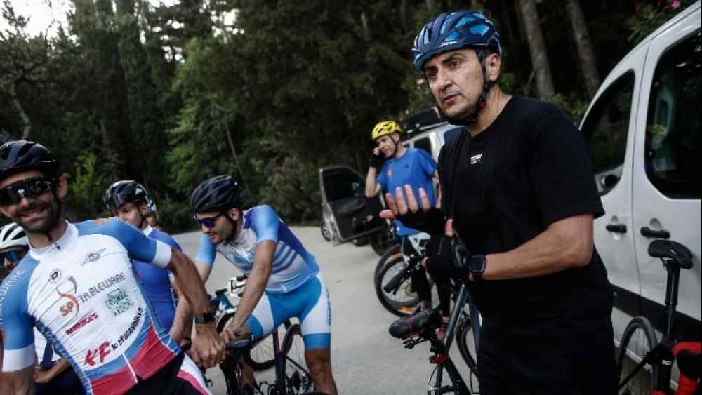 &Alpha;&upsilon;&gamma;&epsilon;&nu;ά&kappa;&eta;&sigmaf;: &Kappa;&alpha;&iota; &eta; &Kappa;&rho;ή&tau;&eta; &pi;&alpha;&rho;&omicron;ύ&sigma;&alpha; &sigma;&tau;&eta;&nu; &alpha;&nu;&alpha;&beta;ί&omega;&sigma;&eta; &tau;&omicron;&upsilon; &pi;&omicron;&delta;&eta;&lambda;&alpha;&tau;&iota;&kappa;&omicron;ύ &gamma;ύ&rho;&omicron;&upsilon; &Epsilon;&lambda;&lambda;ά&delta;&omicron;&sigmaf;
