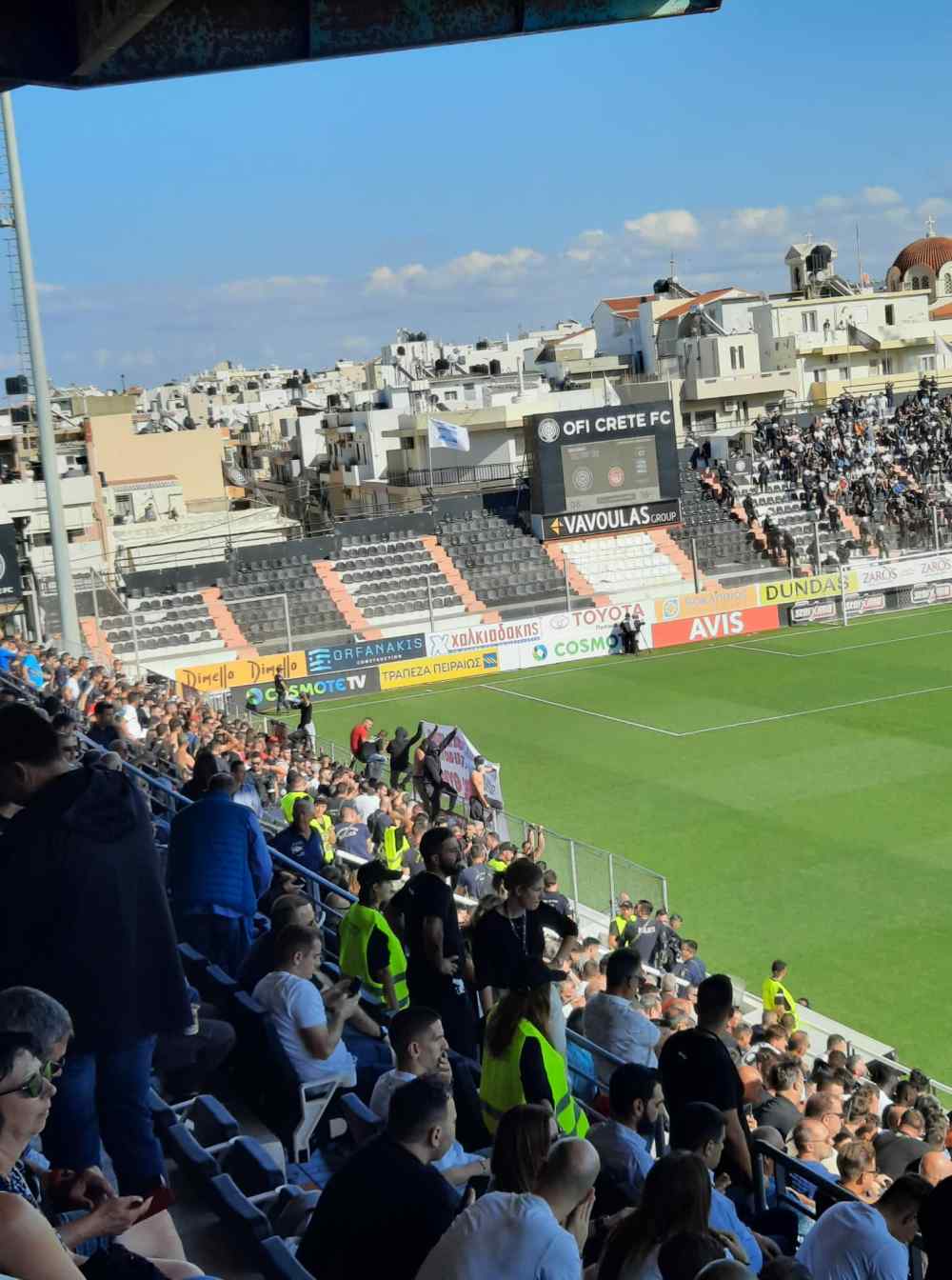 H &alpha;&sigma;&tau;&upsilon;&nu;&omicron;&mu;ί&alpha; ά&nu;&omicron;&iota;&xi;&epsilon; &tau;&eta; &theta;ύ&rho;&alpha; 6 &gamma;&iota;&alpha; &tau;&omicron;&upsilon;&sigmaf; &phi;&iota;&lambda;ά&theta;&lambda;&omicron;&upsilon;&sigmaf; &tau;&omicron;&upsilon; &Omicron;&lambda;&upsilon;&mu;&pi;&iota;&alpha;&kappa;&omicron;ύ