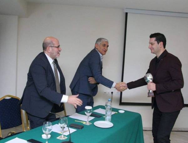 &Mu;&iota;&alpha; &sigma;&eta;&mu;&alpha;&nu;&tau;&iota;&kappa;ή &sigma;&tau;&iota;&gamma;&mu;ή &gamma;&iota;&alpha; &tau;&omicron;&nu; &Beta;&alpha;&sigma;ί&lambda;&eta;