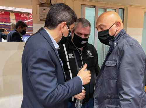 &Epsilon;&pi;&iota;&sigma;&tau;&rho;έ&phi;&epsilon;&iota; &sigma;&tau;&omicron; &alpha;&theta;&lambda;&eta;&tau;&iota;&kappa;ό &pi;&rho;&omicron;&sigma;&kappa;ή&nu;&iota;&omicron;