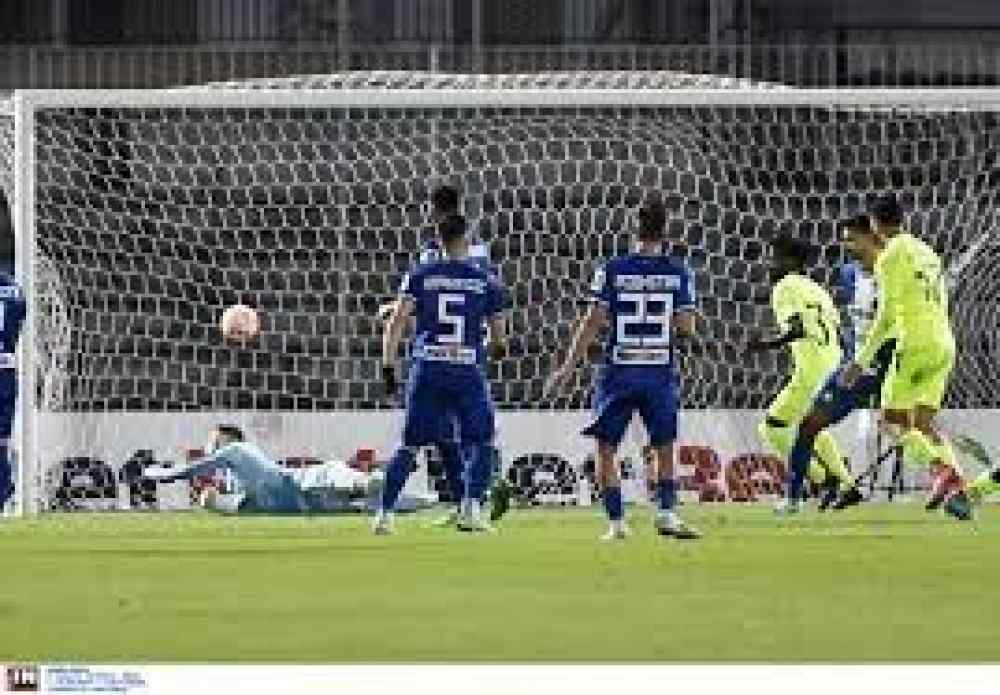 &Pi;&alpha;&rho;&alpha;&mu;έ&nu;&epsilon;&iota; &sigma;&tau;&eta;&nu;...&pi;&rho;ί&zeta;&alpha; &omicron; &Omicron;&Phi;&Eta;-&Eta; &beta;&alpha;&theta;&mu;&omicron;&lambda;&omicron;&gamma;ί&alpha;
