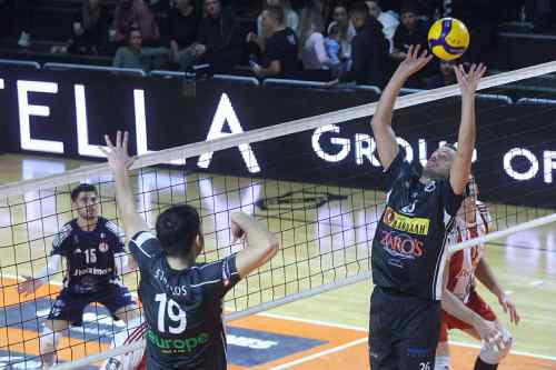 &Pi;έ&phi;&tau;&omicron;&upsilon;&nu; &kappa;&epsilon;&phi;ά&lambda;&iota;&alpha; &sigma;&tau;&eta;&nu; Volley League-A&lambda;&lambda;&alpha;&gamma;έ&sigmaf; &sigma;&tau;&omicron;&upsilon;&sigmaf; &pi;ά&gamma;&kappa;&omicron;&upsilon;&sigmaf; &kappa;&alpha;&iota; &mu;&epsilon;&tau;&alpha;&gamma;&rho;&alpha;&phi;έ&sigmaf;
