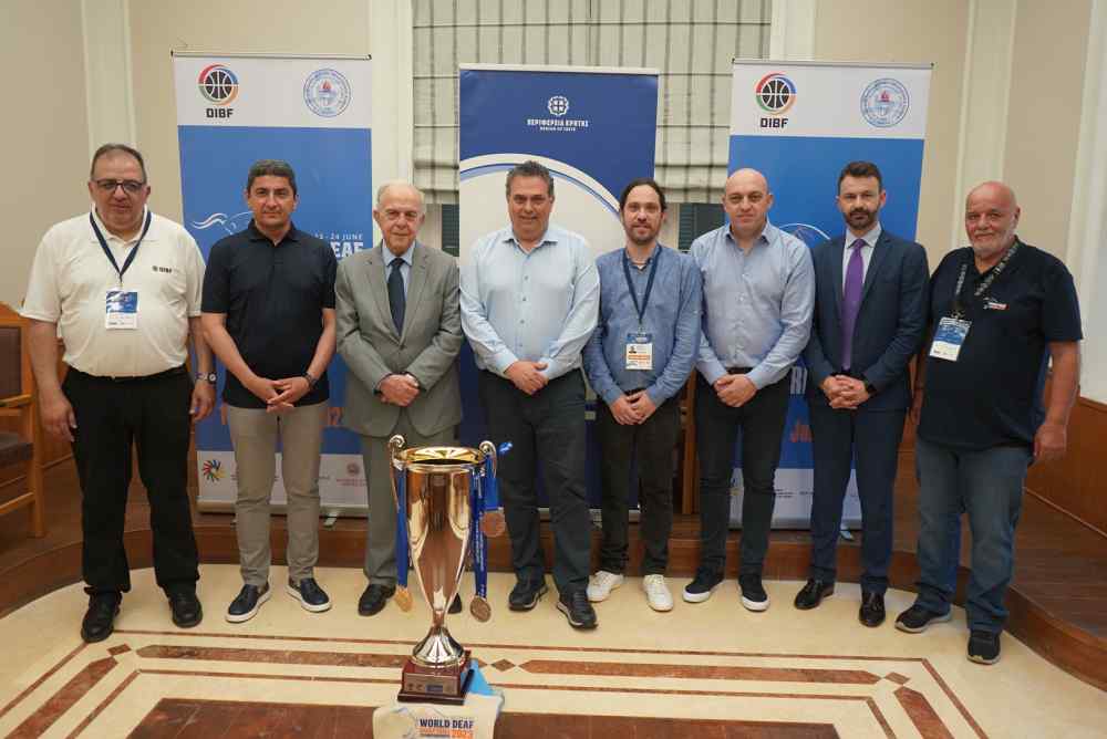 &Epsilon;&nu;&alpha; &alpha;&kappa;ό&mu;&eta; &Pi;&alpha;&gamma;&kappa;ό&sigma;&mu;&iota;&omicron; &pi;&rho;&omega;&tau;ά&theta;&lambda;&eta;&mu;&alpha; &sigma;&tau;&omicron; &Eta;&rho;ά&kappa;&lambda;&epsilon;&iota;&omicron;