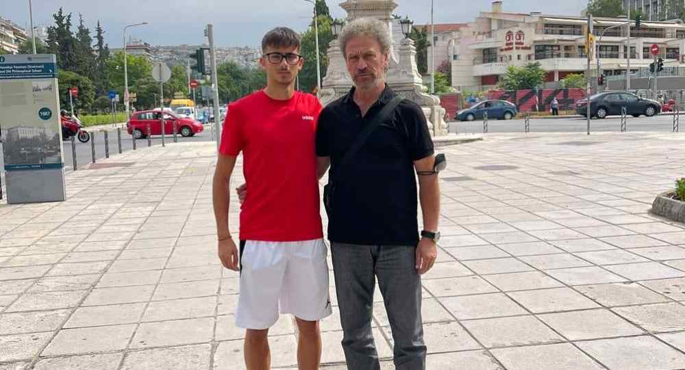 &Omicron; 19&chi;&rho;&omicron;&nu;&omicron;&sigmaf; &pi;&rho;&omega;&tau;&alpha;&theta;&lambda;&eta;&tau;ή&sigmaf; &Epsilon;&lambda;&lambda;ά&delta;&omicron;&sigmaf; &tau;&omicron;&upsilon; &Omicron;&Phi;&Eta;