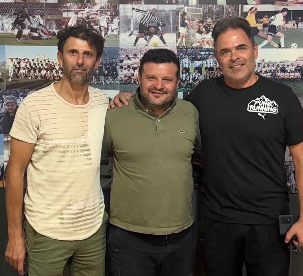 &Epsilon;&nu;&theta;&omicron;&upsilon;&sigma;&iota;&alpha;&sigma;&mu;έ&nu;&omicron;&sigmaf; &mu;&epsilon; &tau;&omicron;&nu; &Sigma;&tau;έ&lambda;&iota;&omicron; &Beta;&epsilon;&nu;&epsilon;&tau;ί&delta;&eta;