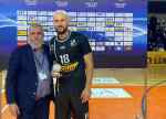 MVP &sigma;&tau;&eta; &nu;ί&kappa;&eta; &tau;&omicron;&upsilon; &Omicron;&Phi;&Eta; &omicron; &Mu;ά&rho;&iota;&nu; &Lambda;έ&sigma;&kappa;&omicron;&phi;: "&Tau;&omicron; &alpha;&phi;&iota;&epsilon;&rho;ώ&nu;&omega; &sigma;&tau;&omicron;&upsilon;&sigmaf; &sigma;&upsilon;&mu;&pi;&alpha;ί&kappa;&tau;&epsilon;&sigmaf; &mu;&omicron;&upsilon;"