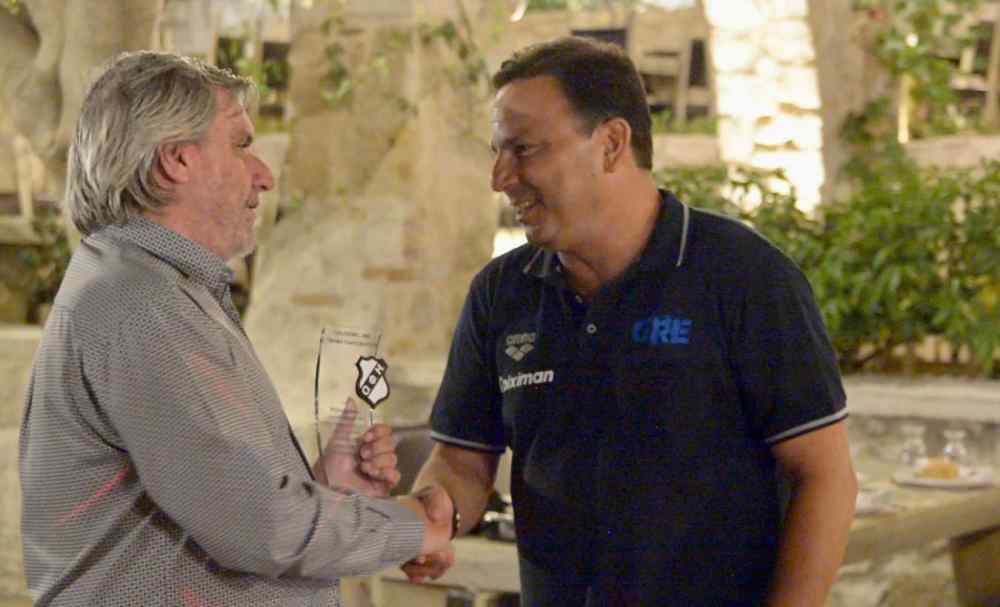 &Mu;&epsilon; &tau;&iota;&sigmaf; &epsilon;&upsilon;&chi;έ&sigmaf; &tau;&omicron;&upsilon; &Omicron;&Phi;&Eta; &gamma;&iota;&alpha; έ&nu;&alpha; &mu;&epsilon;&tau;ά&lambda;&lambda;&iota;&omicron; &sigma;&tau;&omicron; &Sigma;&pi;&lambda;ί&tau;