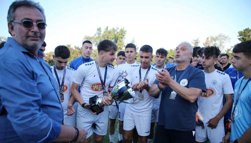 &Delta;&epsilon;ύ&tau;&epsilon;&rho;&omicron;&iota; &sigma;&tau;&eta;&nu; &Epsilon;&lambda;&lambda;ά&delta;&alpha;