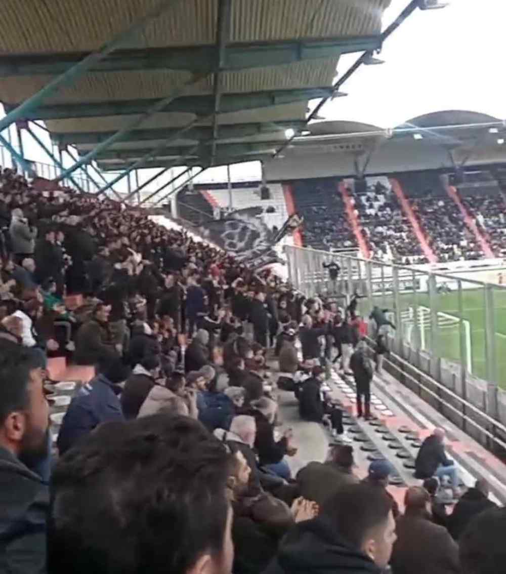 &Gamma;&epsilon;&nu;&tau;ί &Kappa;&omicron;&upsilon;&lambda;έ, &mu;&epsilon; ...&pi;&alpha;&lambda;&mu;ό