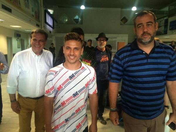 &Eta; ά&phi;&iota;&xi;&eta; &tau;&omicron;&upsilon; &Pi;&lambda;&alpha;&tau;έ&lambda;&lambda;&alpha; &sigma;&tau;&omicron;&nu; &Omicron;&Phi;&Eta; (&Phi;&Omega;&Tau;&Omicron;&Gamma;&Rho;&Alpha;&Phi;&Iota;&Epsilon;&Sigma;)