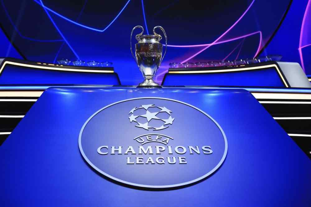 &Eta; &nu;έ&alpha; &kappa;&lambda;ή&rho;&omega;&sigma;&eta; &tau;&omicron;&upsilon; Champions League-&Tau;&alpha; &zeta;&epsilon;&upsilon;&gamma;ά&rho;&iota;&alpha; &mu;&epsilon;&tau;ά &tau;&eta;&nu; &gamma;&kappa;ά&phi;&alpha; &tau;&eta;&sigmaf; UEFA