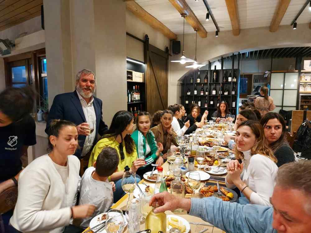 &Omicron; &Gamma;&iota;ά&nu;&nu;&eta;&sigmaf; &Delta;&alpha;&nu;&delta;ά&lambda;&eta;&sigmaf; έ&kappa;&alpha;&nu;&epsilon; &tau;&omicron; &tau;&rho;&alpha;&pi;έ&zeta;&iota; &sigma;&tau;&iota;&sigmaf; &pi;&rho;&omega;&tau;&alpha;&theta;&lambda;ή&tau;&rho;&iota;&epsilon;&sigmaf; &tau;&omicron;&upsilon; &Omicron;&Phi;&Eta;