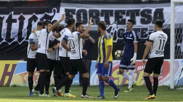 &Epsilon;&kappa;&pi;&lambda;ή&xi;&epsilon;&iota;&sigmaf; &kappa;&alpha;&iota;...ά&lambda;&lambda;&alpha; &sigma;&tau;&omicron; &phi;&iota;&nu;ά&lambda;&epsilon; &tau;&eta;&sigmaf; Football league-&Delta;&epsilon;ί&tau;&epsilon; &tau;&eta;&nu; &tau;&epsilon;&lambda;&iota;&kappa;ή &kappa;&alpha;&tau;ά&tau;&alpha;&xi;&eta;