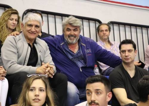 &Sigma;ί&mu;&omicron;, &kappa;&omicron;&upsilon;&rho;ά&gamma;&iota;&omicron;...