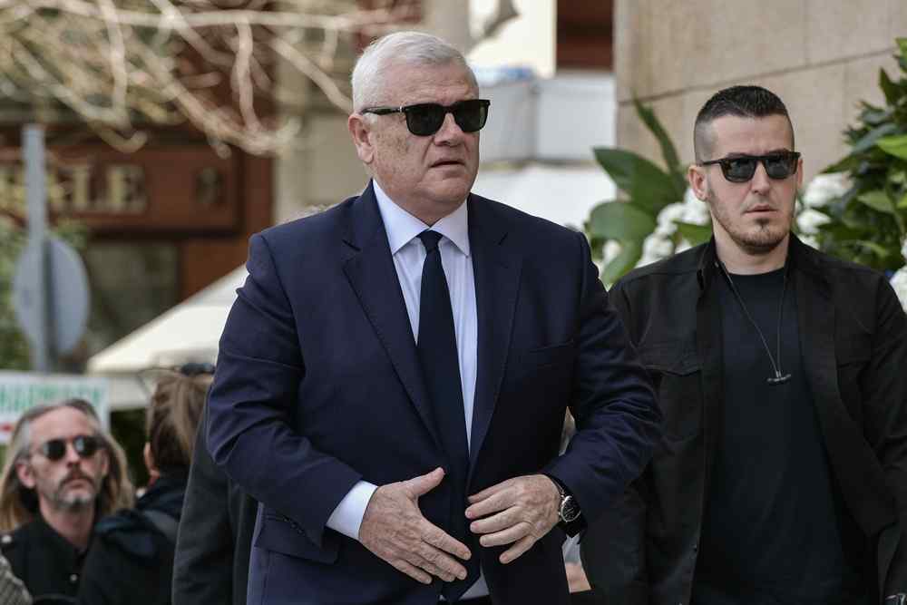 M&epsilon;&lambda;&iota;&sigma;&sigma;&alpha;&nu;ί&delta;&eta;&sigmaf; &sigma;&tau;&omicron;&upsilon;&sigmaf; &pi;&alpha;ί&kappa;&tau;&epsilon;&sigmaf; &tau;&eta;&sigmaf; &Alpha;&Epsilon;&Kappa;: "&Epsilon;ί&sigma;&tau;&epsilon; &xi;&epsilon;&phi;&tau;ί&lambda;&epsilon;&sigmaf;. &Theta;&alpha; &tau;&alpha; &alpha;&lambda;&lambda;ά&xi;&omega; ό&lambda;&alpha; &tau;&omicron; &kappa;&alpha;&lambda;&omicron;&kappa;&alpha;ί&rho;&iota;"