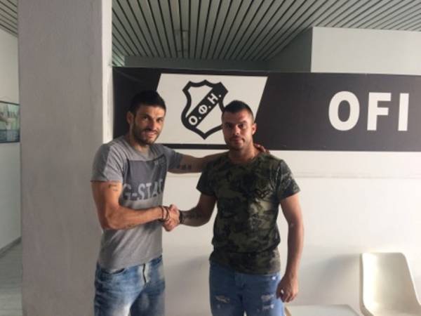 &Mu;&omicron;&nu;&iota;ά&kappa;&eta;&sigmaf;, &eta;...&epsilon;&pi;&iota;&sigma;&tau;&rho;&Omicron;&Phi;&Eta;!