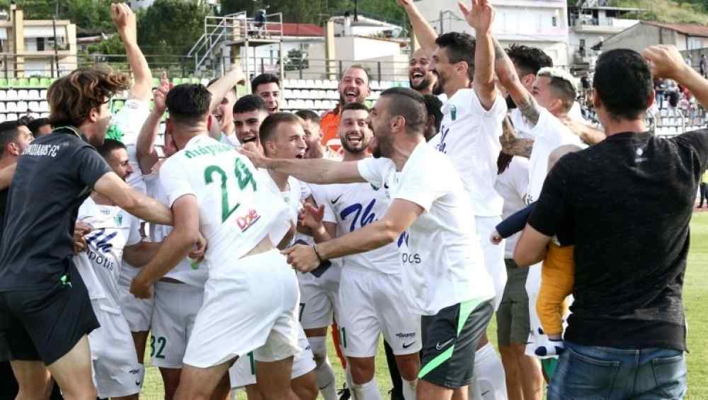 "A&phi;&iota;&epsilon;&rho;&omega;&mu;έ&nu;&eta; &eta; ά&nu;&omicron;&delta;&omicron;&sigmaf;"- &Sigma;&upsilon;&gamma;&kappa;ί&nu;&eta;&sigma;&epsilon; &omicron; &Gamma;&iota;ά&nu;&nu;&eta;&sigmaf; &Tau;&alpha;&omicron;&upsilon;&sigma;&iota;ά&nu;&eta;&sigmaf;, &tau;&omicron;&nu; &sigma;ή&kappa;&omega;&sigma;&alpha;&nu; &sigma;&tau;&alpha; &chi;έ&rho;&iota;&alpha;! (VIDEO)