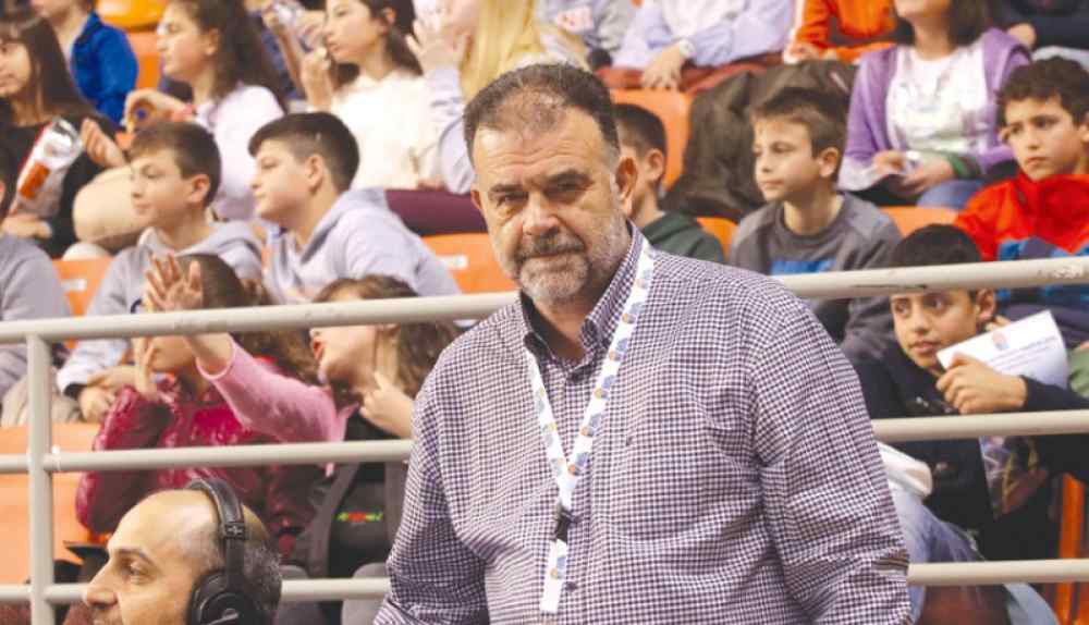 &Sigma;&upsilon;&gamma;&chi;&alpha;ί&rho;&epsilon;&iota; &Lambda;&iota;ό&lambda;&iota;&omicron; &kappa;&alpha;&iota; &Mu;&alpha;&rho;&kappa;ά&kappa;&eta; &omicron; &Epsilon;&rho;&alpha;&sigma;&iota;&tau;έ&chi;&nu;&eta;&sigmaf; &Omicron;&Phi;&Eta;: "&Sigma;&eta;&mu;&alpha;&nu;&tau;&iota;&kappa;ό &kappa;&alpha;&iota; &tau;&iota;&mu;&eta;&tau;&iota;&kappa;ό, &gamma;&iota;&alpha; &tau;&omicron; &Kappa;&rho;&eta;&tau;&iota;&kappa;ό &mu;&pi;ά&sigma;&kappa;&epsilon;&tau;"