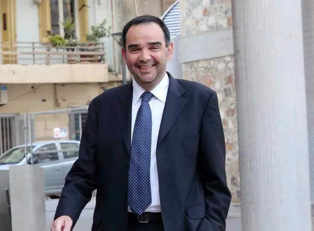 &Omicron; &Mu;&eta;&nu;ά&sigmaf; &Kappa;&alpha;&pi;&epsilon;&tau;&alpha;&nu;ά&kappa;&eta;&sigmaf; &nu;έ&omicron;&sigmaf; &pi;&rho;ό&epsilon;&delta;&rho;&omicron;&sigmaf; &tau;&omicron;&upsilon; &Epsilon;&Alpha;&Kappa;&Eta;-H &nu;έ&alpha; &delta;&iota;&omicron;ί&kappa;&eta;&sigma;&eta;