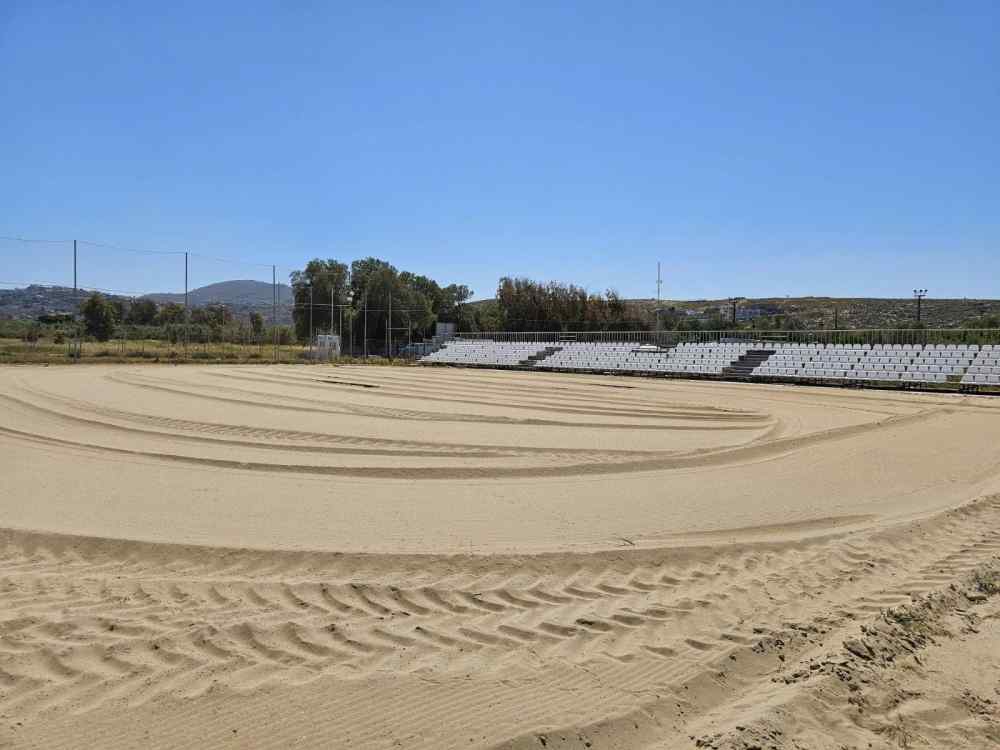 Έ&tau;&omicron;&iota;&mu;&omicron; &pi;&rho;&omicron;&sigmaf; &chi;&rho;ή&sigma;&eta; &tau;&omicron; Karteros &Beta;each Sports Center