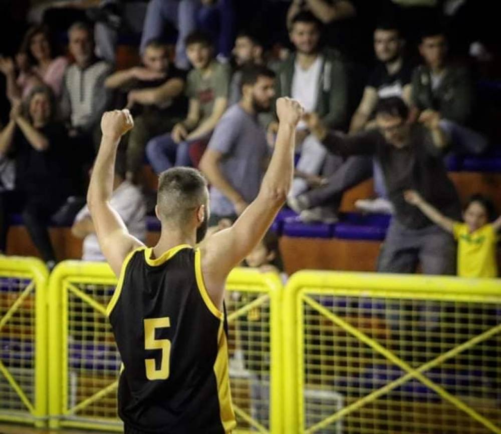 &Epsilon;&Kappa;&Alpha;&Sigma;&Kappa;: &Pi;&rho;&omega;&tau;&alpha;&theta;&lambda;&eta;&tau;ή&sigmaf; &chi;&epsilon;&iota;&mu;ώ&nu;&alpha; &mu;&epsilon; 11-0 &omicron; &Epsilon;&rho;&gamma;&omicron;&tau;έ&lambda;&eta;&sigmaf;