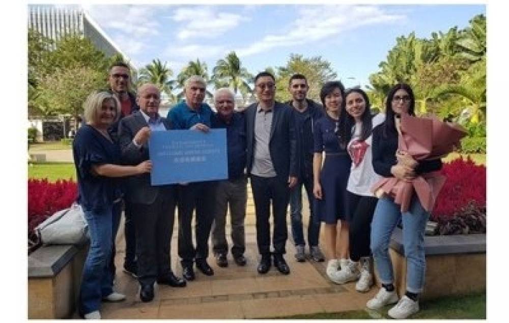 &Mu;&epsilon;&gamma;ά&lambda;&eta; &tau;&iota;&mu;ή &gamma;&iota;&alpha; &tau;&omicron;&nu; &Pi;&alpha;&nu;&alpha;&gamma;&iota;ώ&tau;&eta; &Alpha;&nu;&tau;&omega;&nu;&alpha;&kappa;ά&kappa;&eta; (&Phi;&Omega;&Tau;&Omicron;&Gamma;&Rho;&Alpha;&Phi;&Iota;&Epsilon;&Sigma;)