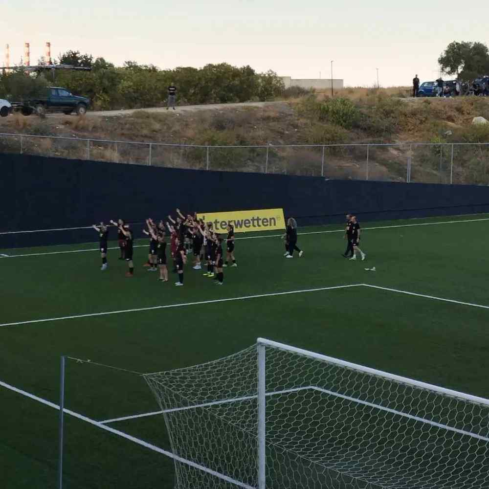 &Kappa;&alpha;&theta;ά&rho;&iota;&sigma;&epsilon; &mu;&epsilon; &gamma;&kappa;&omicron;&lambda;ά&rho;&epsilon;&sigmaf;