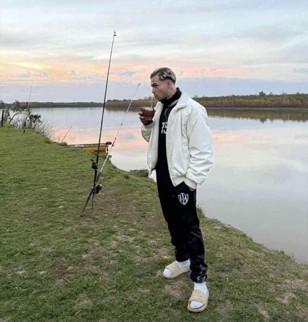 &Omicron; &Nu;&omicron;&upsilon;&sigmaf; &psi;&alpha;&rho;&epsilon;ύ&epsilon;&iota; &sigma;&tau;&eta;&nu; &Alpha;&rho;&gamma;&epsilon;&nu;&tau;&iota;&nu;ή &kappa;&alpha;&iota; &eta; &tau;ύ&chi;&eta; &tau;&omicron;&upsilon; &delta;&omicron;&upsilon;&lambda;&epsilon;ύ&epsilon;&iota;