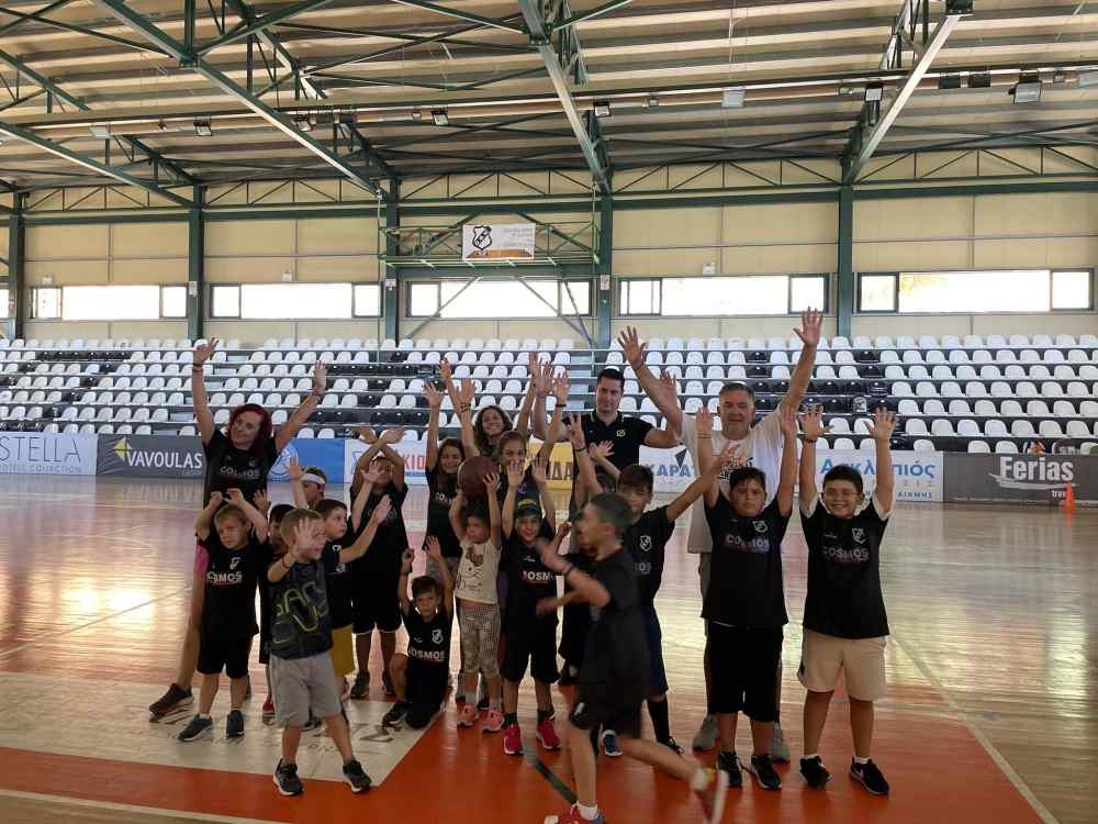 &Delta;ί&delta;&alpha;&xi;&alpha;&nu; &mu;&pi;ά&sigma;&kappa;&epsilon;&tau; &sigma;&tau;&alpha; &pi;&alpha;&iota;&delta;&iota;ά
