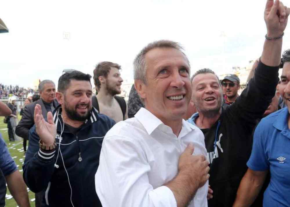 &Kappa;&alpha;&lambda;ή &epsilon;&pi;&iota;&tau;&upsilon;&chi;ί&alpha;, &Nu;ί&kappa;&omicron; &Nu;&iota;ό&pi;&lambda;&iota;&alpha;