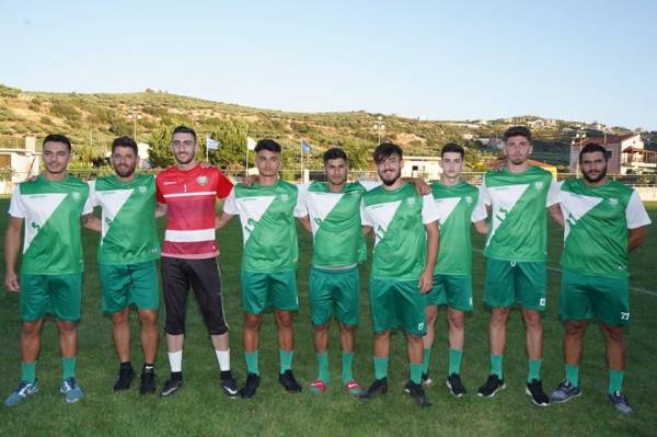 &Mu;&epsilon; &Phi;&rho;&alpha;&gamma;&kappa;&omicron;&upsilon;&lambda;ά&kappa;&eta; &kappa;&alpha;&iota; &chi;&omega;&rho;ί&sigmaf; &mu;&epsilon;&gamma;ά&lambda;&alpha; &lambda;ό&gamma;&iota;&alpha; &eta; &pi;&rho;ώ&tau;&eta; &tau;&omicron;&upsilon; &Gamma;&iota;&omicron;ύ&chi;&tau;&alpha; (VIDEO)