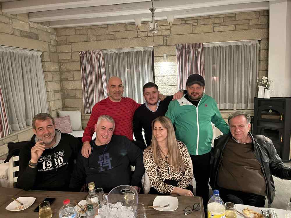 &Mu;&iota;&alpha; &upsilon;&pi;έ&rho;&omicron;&chi;&eta; &beta;&rho;&alpha;&delta;&iota;ά