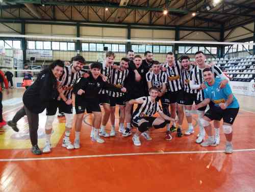 &Omicron; &Omicron;&Phi;&Eta; 3-0 &tau;&omicron;&nu; Ή&phi;&alpha;&iota;&sigma;&tau;&omicron; &Phi;&lambda;ώ&rho;&iota;&nu;&alpha;&sigmaf; &mu;&epsilon; &epsilon;&pi;ί&delta;&epsilon;&iota;&xi;&eta; &iota;&sigma;&chi;ύ&omicron;&sigmaf; &sigma;&epsilon; &sigma;&epsilon;&rho;&beta;ί&sigmaf; &kappa;&alpha;&iota; &mu;&pi;&lambda;ό&kappa;