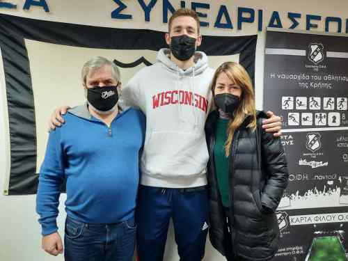 &Sigma;&tau;&omicron; &Eta;&rho;ά&kappa;&lambda;&epsilon;&iota;&omicron; &omicron; David Wieczorek &gamma;&iota;&alpha; &tau;&omicron;&nu; &Omicron;&Phi;&Eta;: "&Epsilon;ί&mu;&alpha;&iota; &epsilon;&nu;&theta;&omicron;&upsilon;&sigma;&iota;&alpha;&sigma;&mu;έ&nu;&omicron;&sigmaf; &pi;&omicron;&upsilon; ή&rho;&theta;&alpha; &sigma;&tau;&eta;&nu; &Epsilon;&lambda;&lambda;ά&delta;&alpha; &kappa;&alpha;&iota; &tau;&omicron;&nu; &Omicron;&Phi;&Eta;"