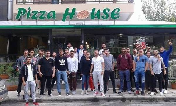&Tau;&omicron; Pizza House έ&kappa;&alpha;&nu;&epsilon; &tau;&omicron; &tau;&rho;&alpha;&pi;έ&zeta;&iota; &sigma;&tau;&omicron;&nu; &Omicron;&Phi;&Eta; (&Phi;&Omega;&Tau;&Omicron;&Gamma;&Rho;&Alpha;&Phi;&Iota;&Epsilon;&Sigma;)